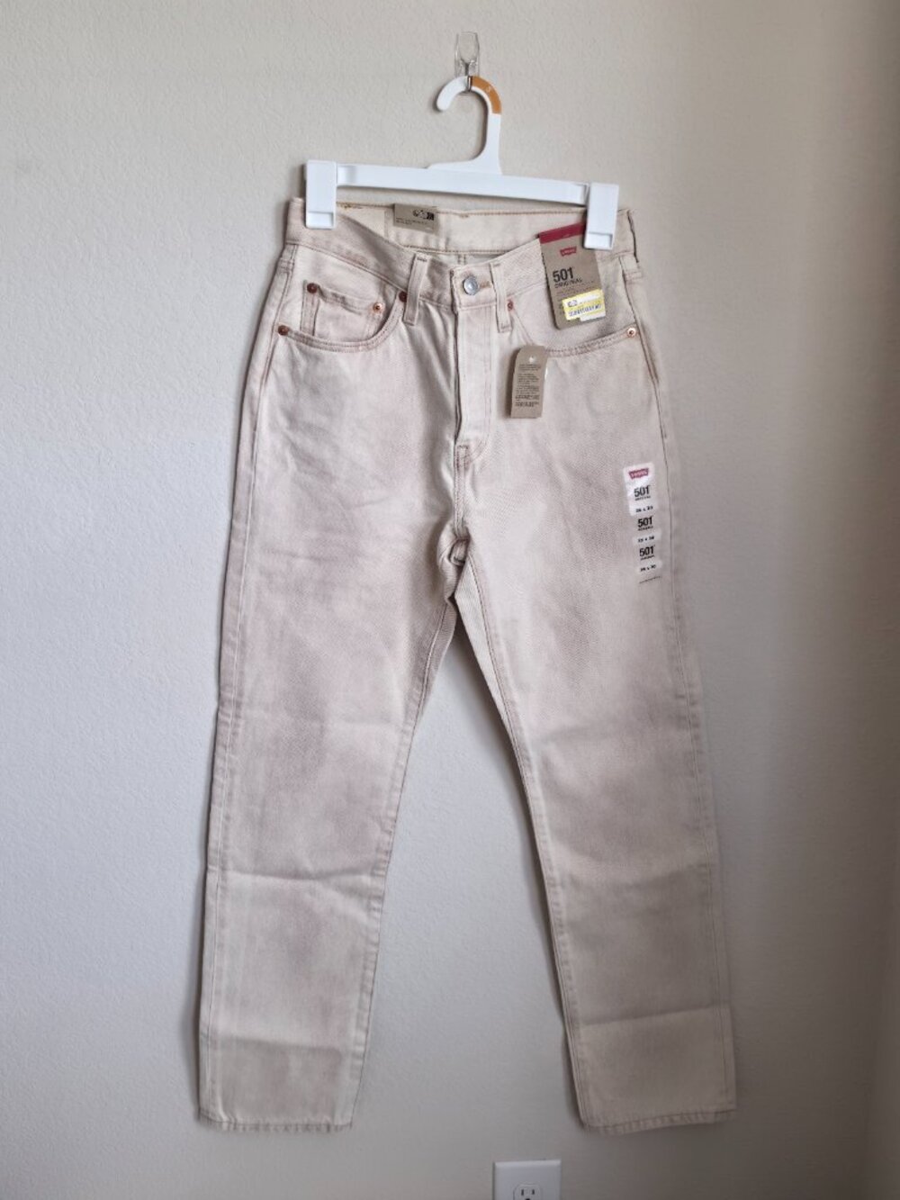 Levi's Women's 501 Original Straight Leg Cream Jeans NWT 26 x 30